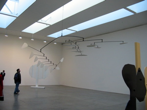 Mobile de Calder dans une gallerie de Chelsea