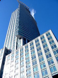 Skyscraper on 1250 René-Lévesque, beside the station.