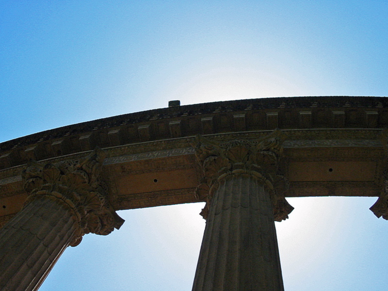 Arc soutenu par des colonnes
