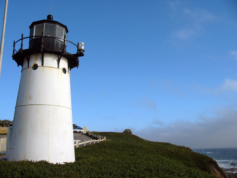 Phare de Point Montara, datant de 1875. La structure de fonte actuelle, de 9 m, a été construite en 1928.