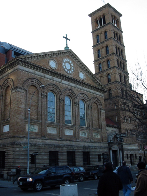 Église baptiste Judson Memorial (1892) au sud de Washington Square