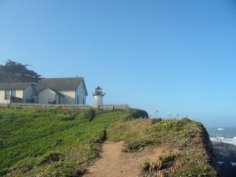 Brouillard sur l'annexe et le phare